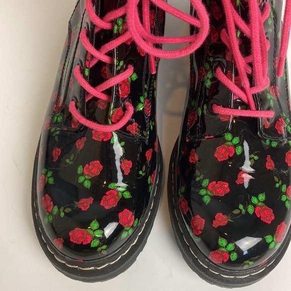 Betsey Johnson Floral Rose Combat Boot Patent Leather 8.5M Rocker Dark Princess - Picture 11 of 16